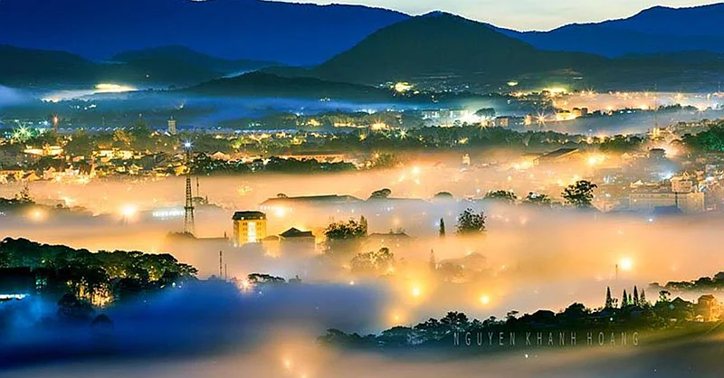 https://cdn.dulich24h.comVé xe, vé tàu & vé máy bay đi Đà Lạt 2025 – So sánh chi phí, thời gian & kinh nghiệm chọn